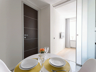 Раздвижная алюминиевая перегородка, цвет профиля - белый, стекло сатин матовый