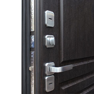 Дверь входная с терморазрывом Айсберг, муар коричневый/венге