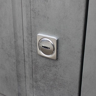 Дверь входная Соло бетон, бетон темный/белый матовый