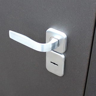 Дверь входная с терморазрывом Айсберг, муар коричневый/венге