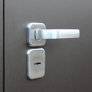 Дверь входная с терморазрывом Айсберг, муар коричневый/венге